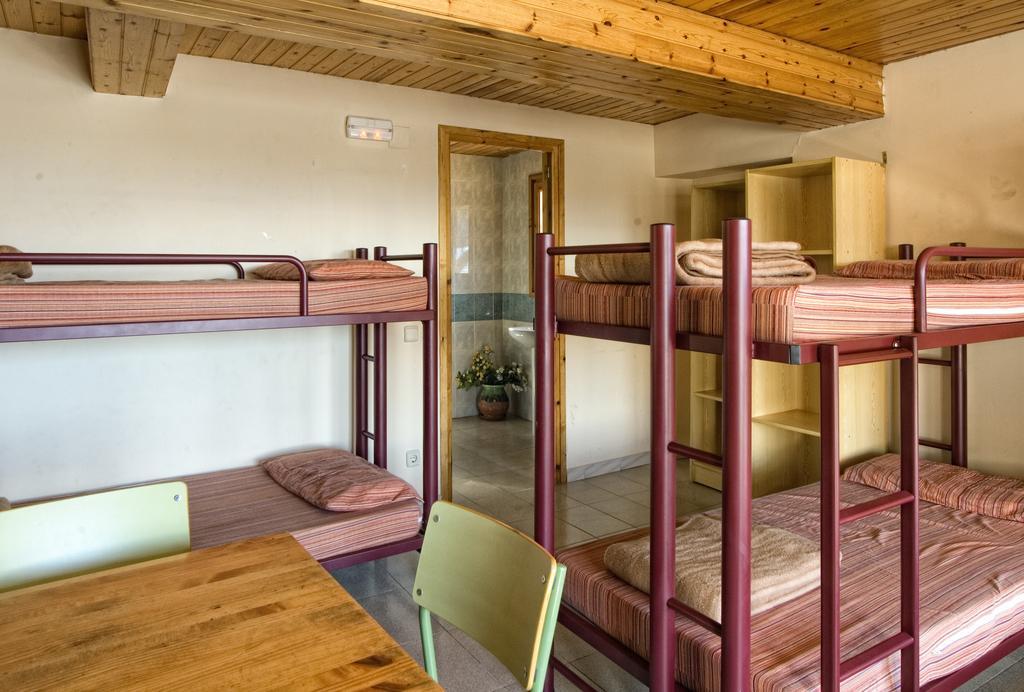 Alberg Anna Maria Janer Llivia Room photo